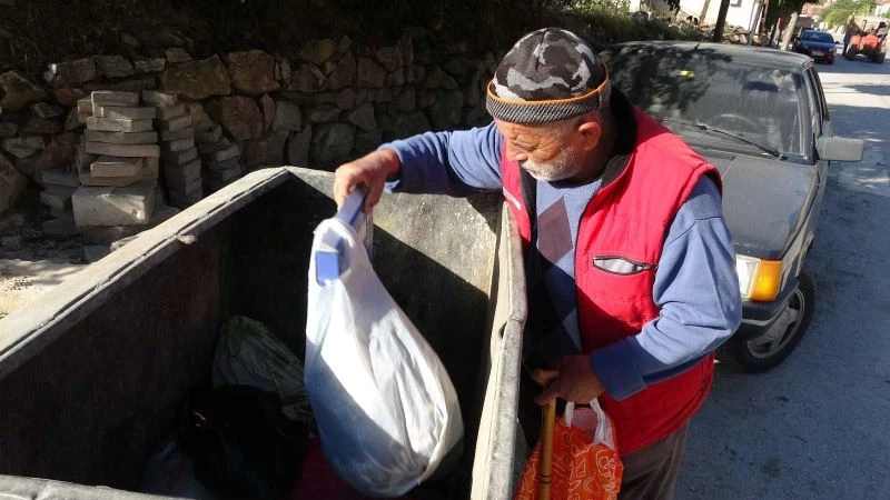 İnsanlık ölmemiş dedirten olay: Çöpte altın bulan adam polise teslim etti.