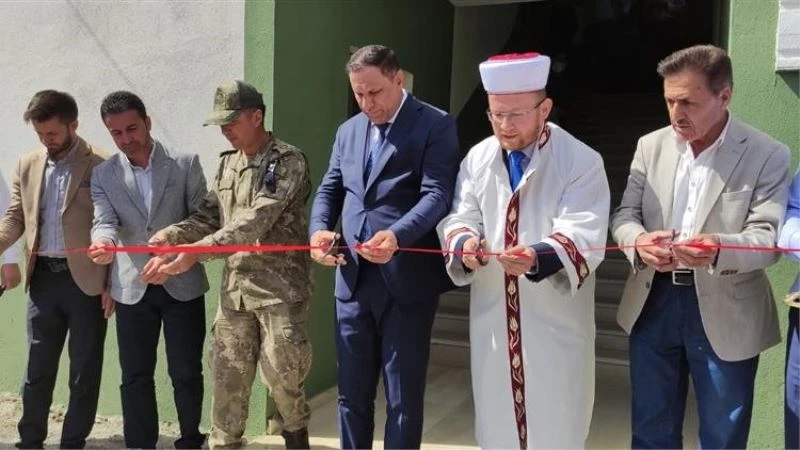 Derecik  Balkaya camisi hizmete açıldı
