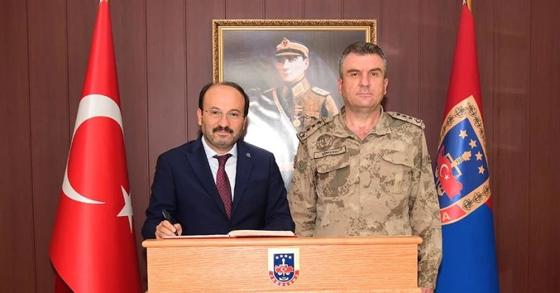 ETÜ Rektörü Çakmak kurum yöneticileriyle bir araya geldi
