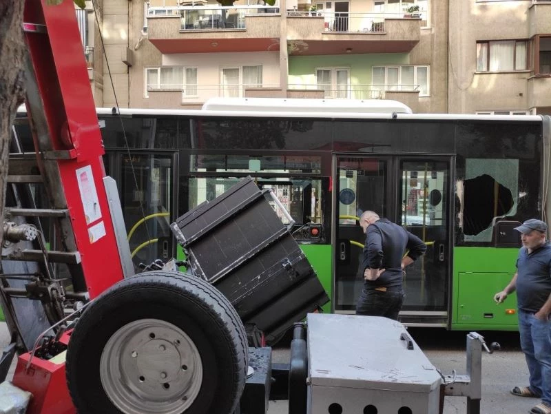 Önlem alınmadan yapılan taşıma az daha faciaya neden oluyordu
