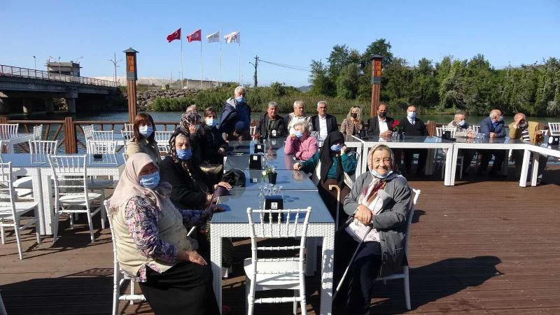 Gülüç Belediyesi, yaşlıları sevindirdi
