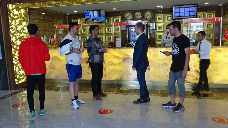 (Özel) İranlıların Van’da görülmesi esnafın yüzünü güldürdü
