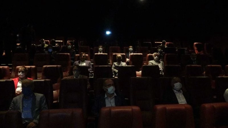 Vali Kocabıyık ’Akif’i izledi
