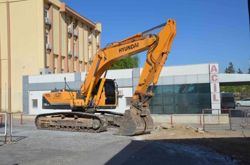 Didim’li hayırseverler destek oldu, acil servise yeni bölümler için kazma vuruldu
