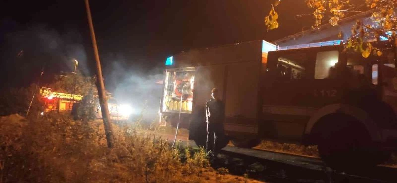 Fevziye köyündeki ev yangını korkuttu
