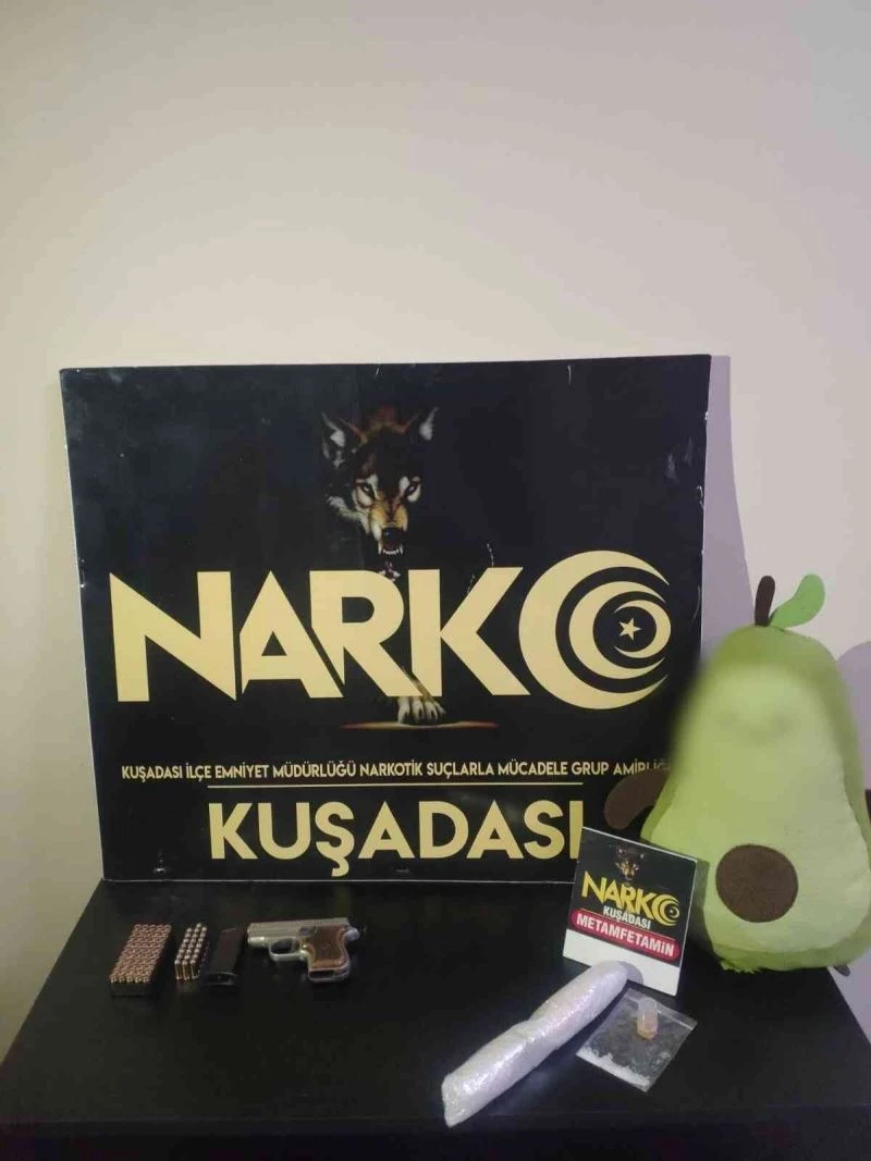 Kristali peluş oyuncağa saklamışlar
