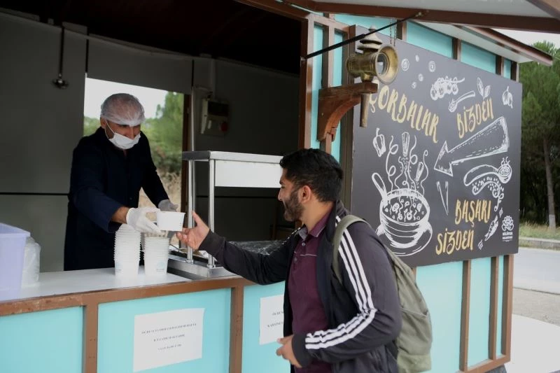 Nilüfer’den üniversiteliye çok yönlü destek
