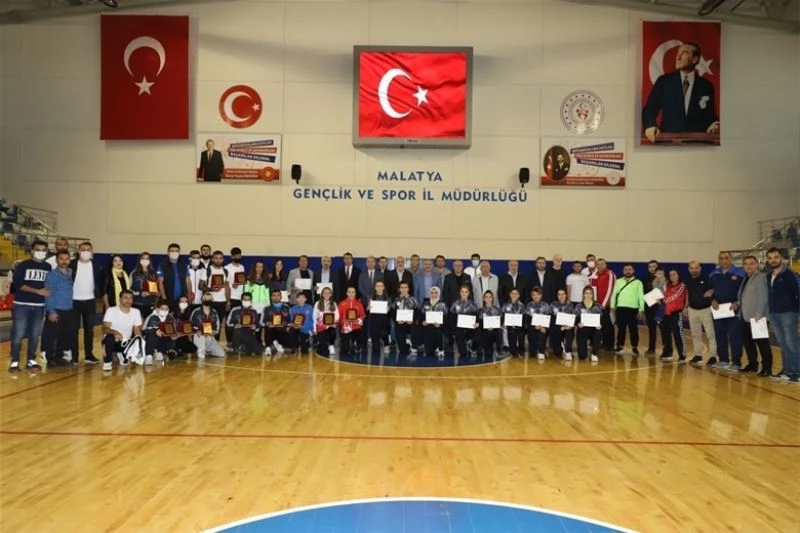 Sporun enleri ödüllendirildi