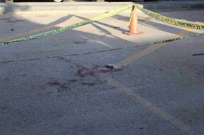 Hastanede park yeri kavgasının ardından kaçan adam 2 kişiyi ezdi
