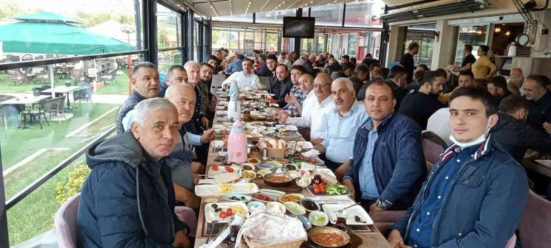 Taksiciler kahvaltıda buluştu
