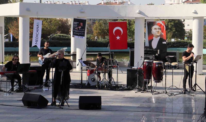 Türkiye’nin ilk ve tek Latin Caz Flüt Virtüözü Mihriban Aviral’den muazzam konser