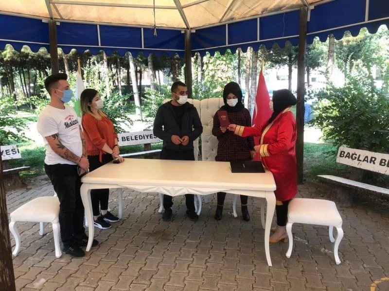 Bağlar’da 9 ayda 915 nikah işlemi
