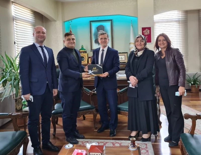 Altınküre Okulları yönetim kurulu, İl Müftüsü Hasan Başiş ile bir araya geldi
