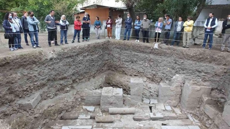 Balıkesir’de Adramytteion kazılarında Roma hamamı ortaya çıktı
