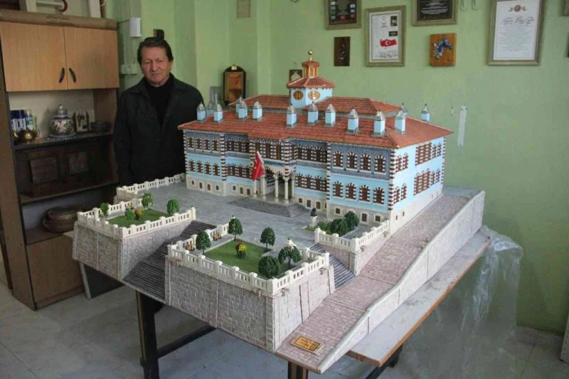  Tarihi hükümet konağının maketini yaptı
