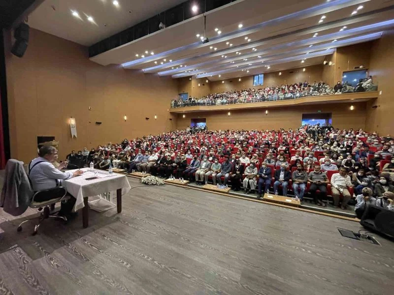 Hayati İnanç Aydınlılarla buluştu
