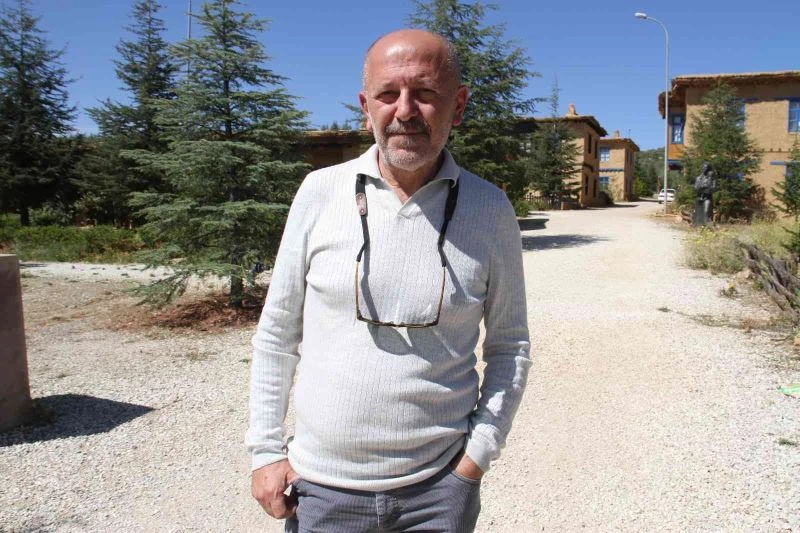 Sonsuz Şükran Köyü’ne ev yaptıran yönetmen Taşdiken, yılın yarısını köyünde geçirecek

