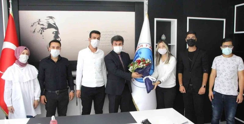 ÜNİAK Öğrenci Topluluğu, Rektör Karacoşkun’la bir araya geldi
