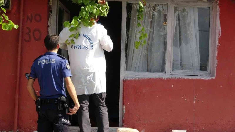 Telefonla ulaşamadığı arkadaşının cansız bedeniyle karşılaştı
