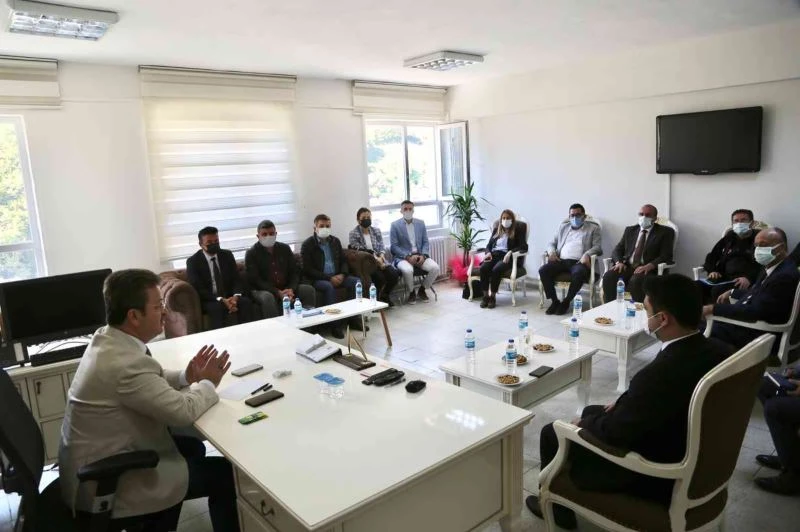 Giresun Valisi Enver Ünlü, Dereli ilçesinde incelemelerde bulundu
