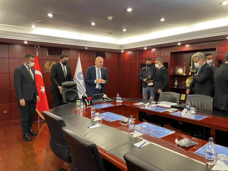 Bakan Karaismailoğlu, ”Ülkemizi uluslararası arenada lojistik süper gücü haline getirdik”
