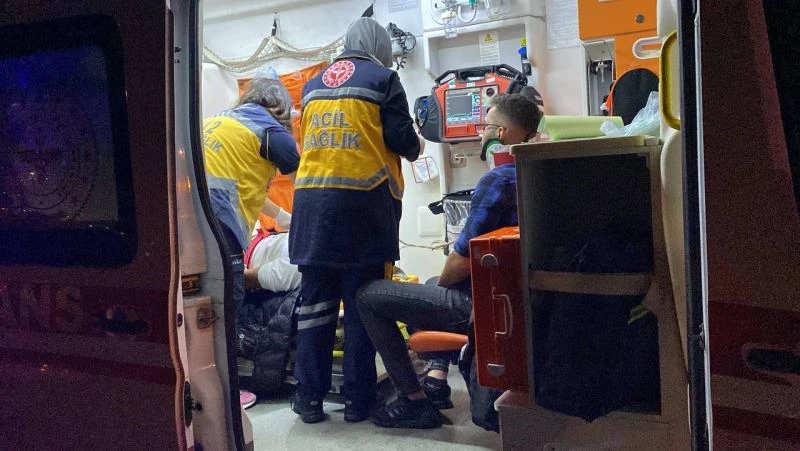 Virajı alamayan otomobil 330 metrelik uçurumdan düşmekten son anda kurtuldu