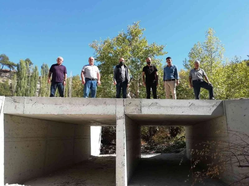 Yapılan köprü kırsal mahallelerin ilçe merkezine ulaşımını kısalttı
