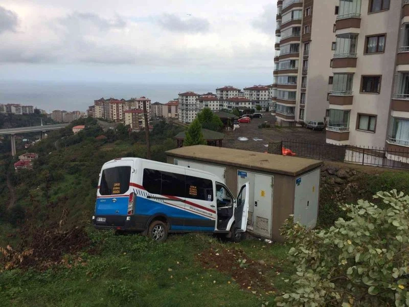 Trafoya çarparak durabildi
