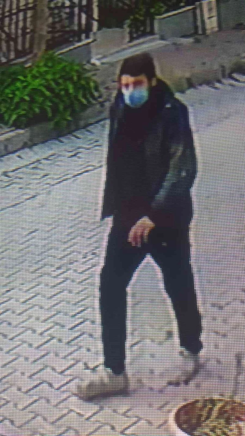 Avcılar’da musluk hırsızı cami görevlisi gelince ‘karnım ağrıyor’ numarası yaparak kaçtı
