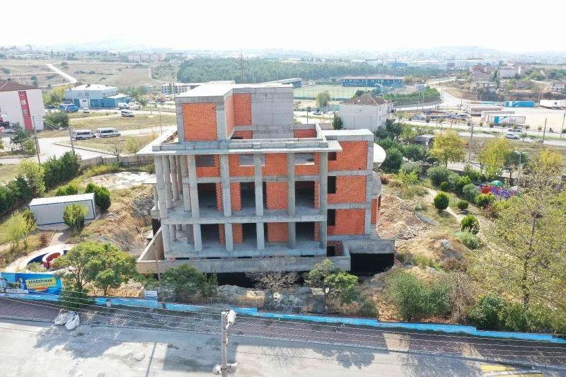 Şekerpınar Bilgi Evi ve ASM’nin kaba inşaatı tamamlandı
