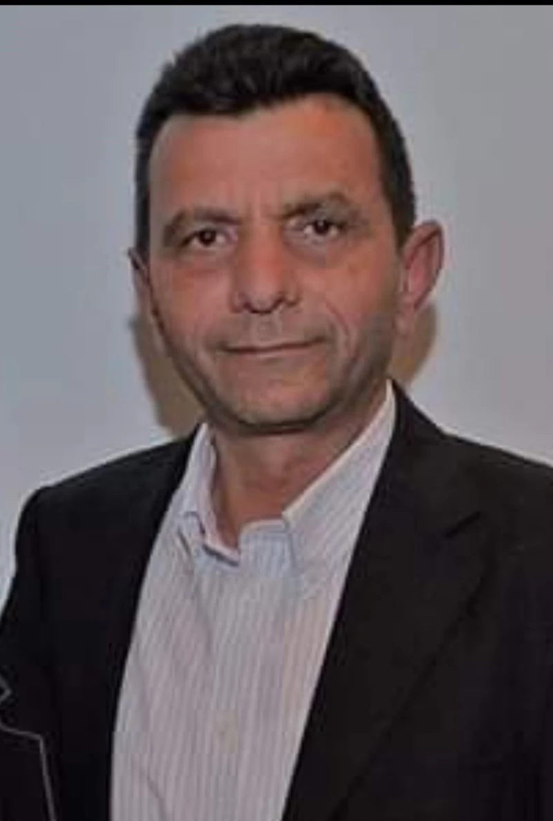 Dolmuş şoförü durakta ölü bulundu
