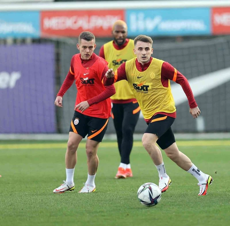 Galatasaray’da milli oyuncular da antrenmanda yer aldı