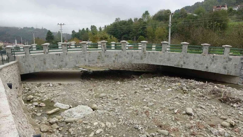 Sinop’ta sele davetiye çıkaran köprüler
