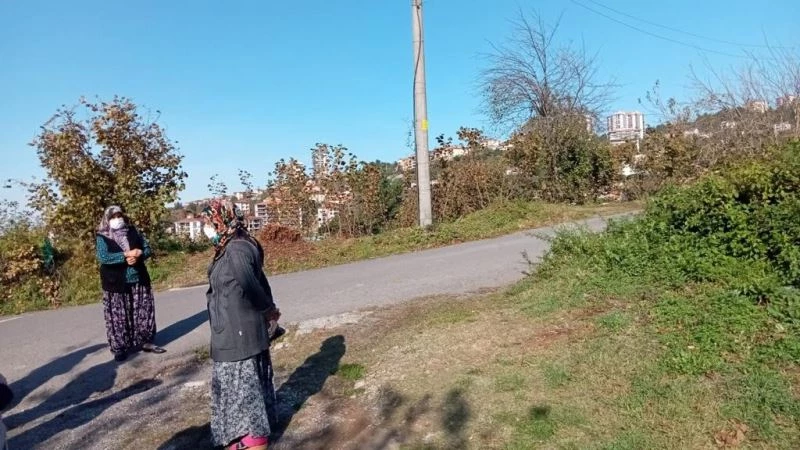 Baz istasyonu kurulmaması için kepçenin önünü kestiler
