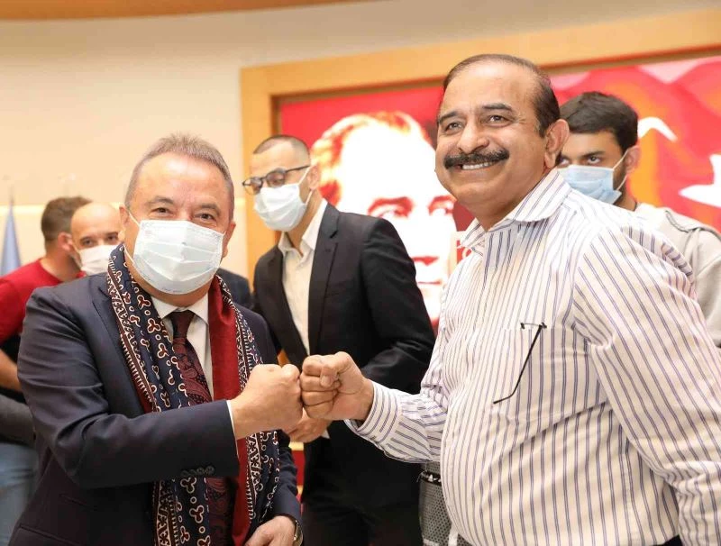 Başkan Böcek: “Kaleiçi’ni hep birlikte koruyacağız”
