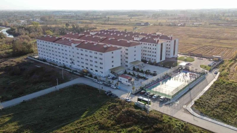 Kız öğrenci yurdu önündeki otoparka spor salonu yapılacak