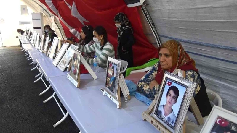 Evlat nöbetindeki baba Süleyman Aydın: “İmamoğlu’nun Pervin Buldan ile birlikte diktiği fidanlar asla yeşermeyecektir