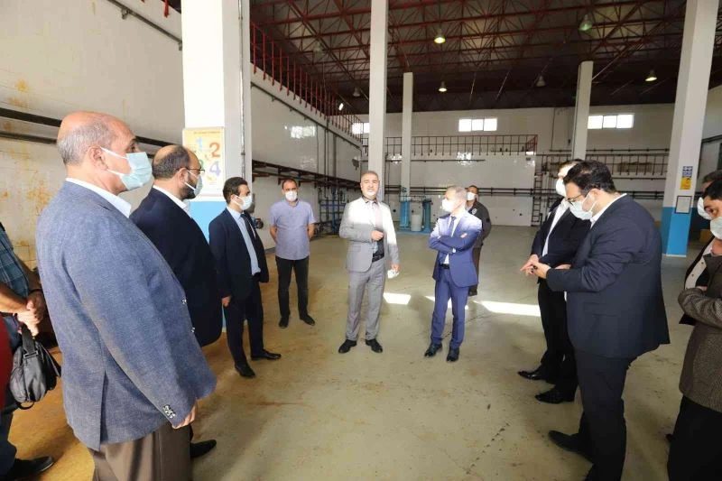 Doktorlar içme suyunun baraj gölünden çeşmeye yolculuğu hakkında bilgilendirildi
