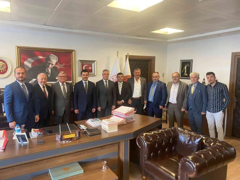 İş adamları, başsavcı ve kaymakamla görüştü
