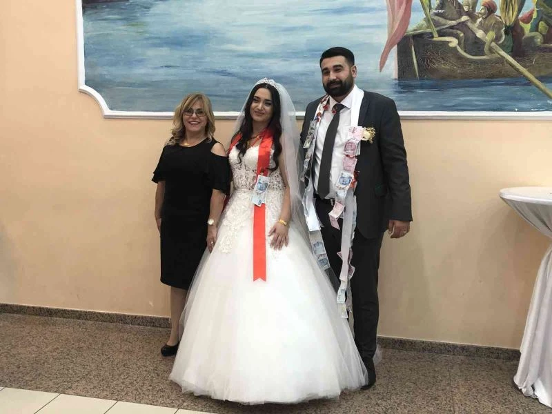 Bağcılar’da toplu düğün şöleni
