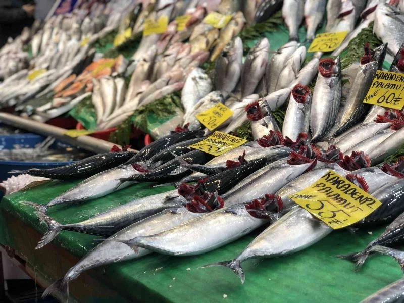 Tezgahta bolluğu ile dikkat çeken lüfere ilgi azalmıyor
