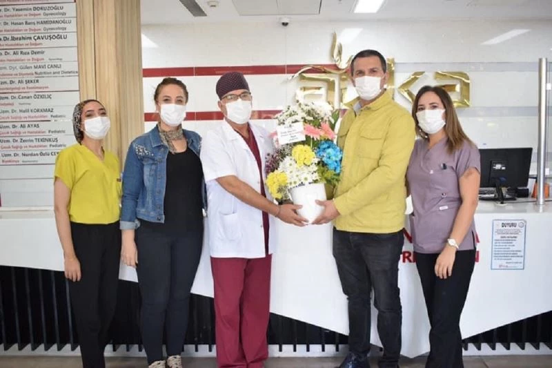 Anestezi Günü’nde çiçekli kutlama
