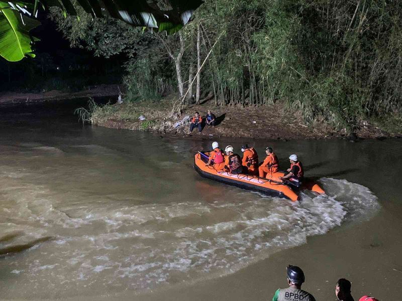 Endonezya’da nehir temizliğinde facia: 11 çocuk boğuldu
