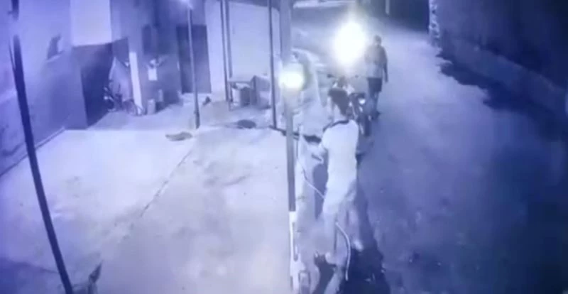 Akrabalarının evine kurşun yağdırıp diğer evini yakan şüpheliye jandarmadan şafak operasyonu
