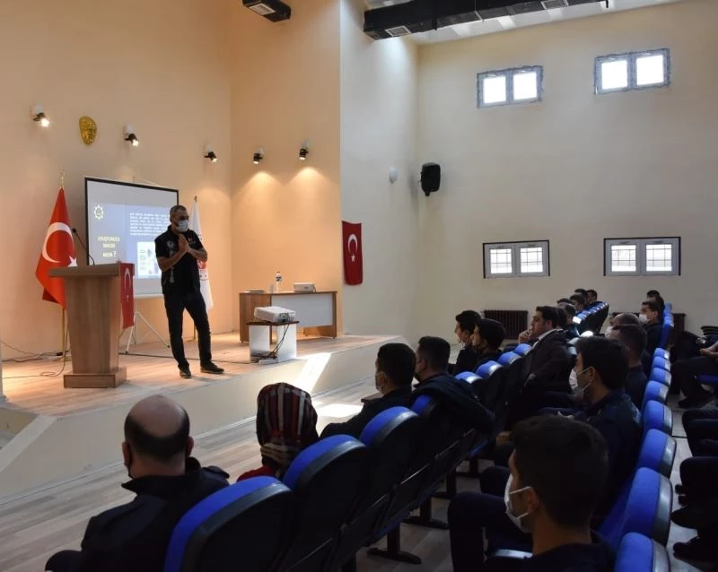 İnfaz koruma memurlarına uyuşturucu eğitimi
