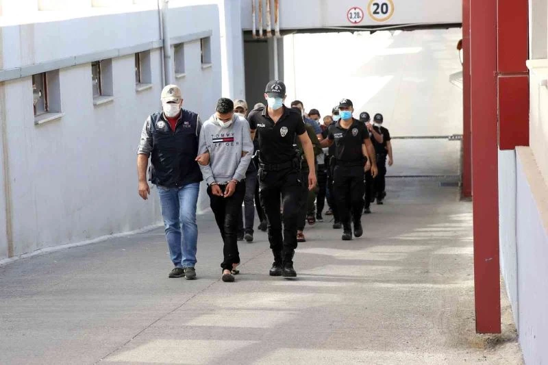 DEAŞ’ın Amerika’yı tehdit ettiği videoda bulunan şüpheli Adana’da yakalandı
