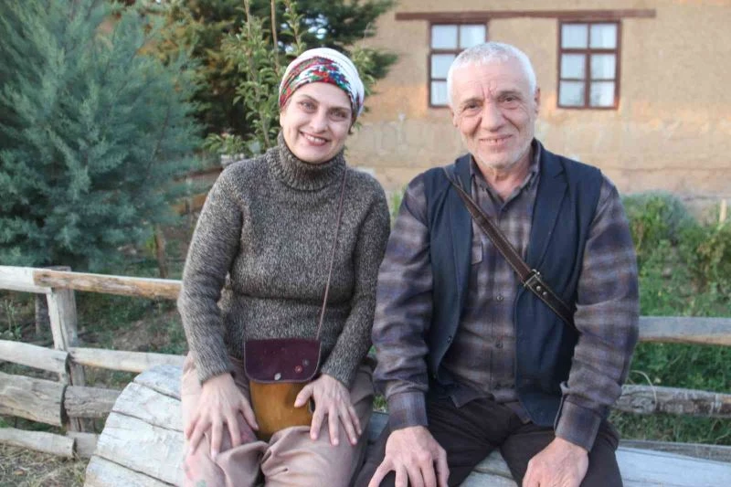 Türk Halk Müziği Sanatçısı Şükriye Tutkun, müzik çalışmalarını Sonsuz Şükran köyünde sürdürüyor
