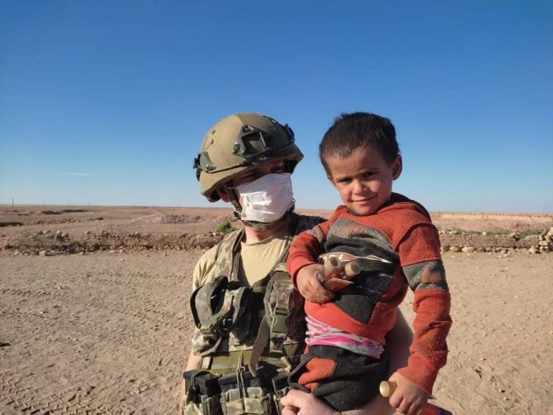 Mehmetçik Suriye’ye yardım elini uzatmaya devam ediyor
