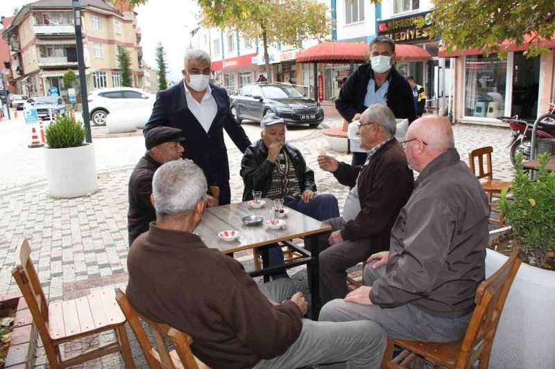Başkan Çalışkan, kandil lokumu dağıttı
