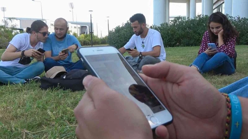 Sosyal medyada gerçeklik yanılgısı oluşuyor
